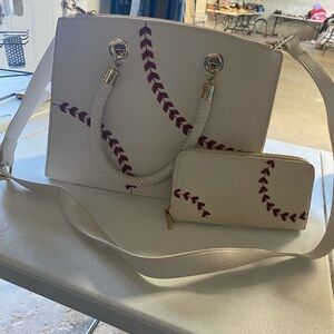 Elegant White and Red Stitch Shoulder Bag Set